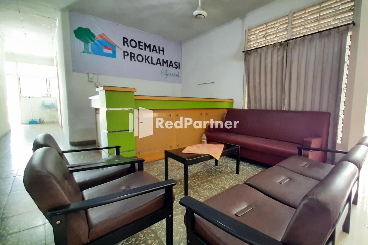 Roemah Proklamasi Syariah Mitra Reddoorz 파당 외부 사진